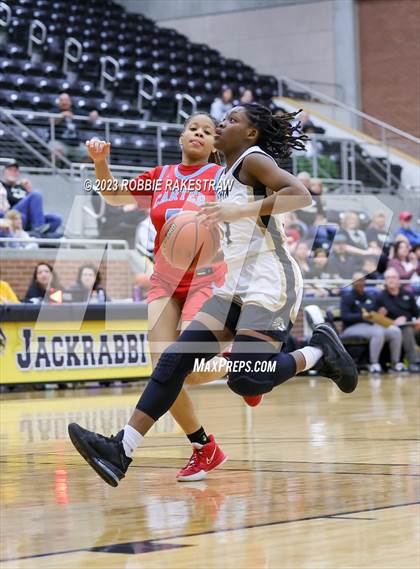 Thumbnail 3 in Kaufman vs. Carter (UIL 4A Bi-District Playoff) photogallery.