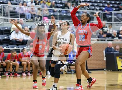 Thumbnail 1 in Kaufman vs. Carter (UIL 4A Bi-District Playoff) photogallery.