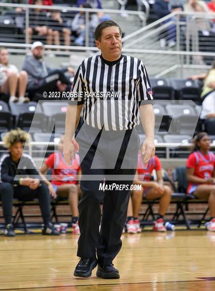 Thumbnail 1 in Kaufman vs. Carter (UIL 4A Bi-District Playoff) photogallery.