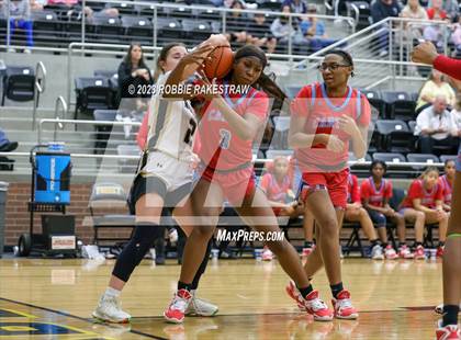 Thumbnail 3 in Kaufman vs. Carter (UIL 4A Bi-District Playoff) photogallery.