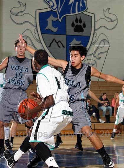 Thumbnail 3 in Villa Park vs Santiago (MaxPreps Holiday Classic) photogallery.