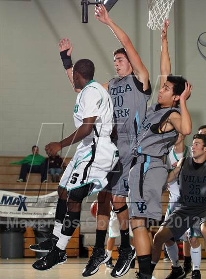 Thumbnail 1 in Villa Park vs Santiago (MaxPreps Holiday Classic) photogallery.