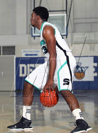 Thumbnail 2 in Villa Park vs Santiago (MaxPreps Holiday Classic) photogallery.