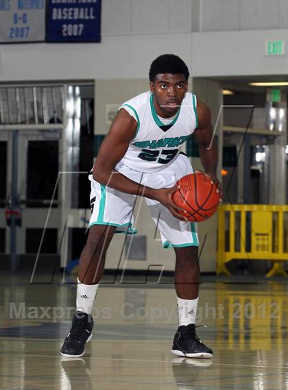 Thumbnail 1 in Villa Park vs Santiago (MaxPreps Holiday Classic) photogallery.