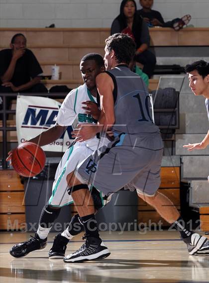 Thumbnail 3 in Villa Park vs Santiago (MaxPreps Holiday Classic) photogallery.
