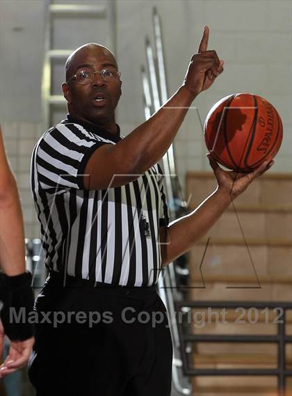 Thumbnail 2 in Villa Park vs Santiago (MaxPreps Holiday Classic) photogallery.