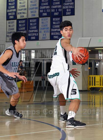 Thumbnail 2 in Villa Park vs Santiago (MaxPreps Holiday Classic) photogallery.