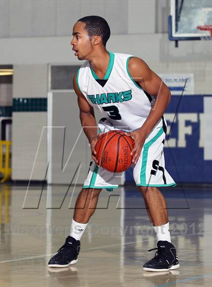 Thumbnail 3 in Villa Park vs Santiago (MaxPreps Holiday Classic) photogallery.