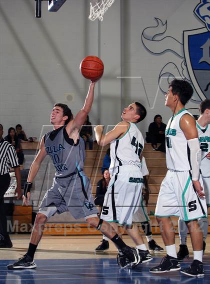 Thumbnail 3 in Villa Park vs Santiago (MaxPreps Holiday Classic) photogallery.