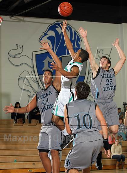 Thumbnail 3 in Villa Park vs Santiago (MaxPreps Holiday Classic) photogallery.