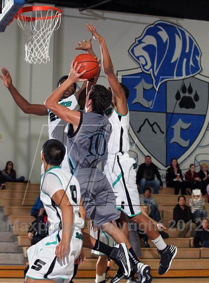 Thumbnail 3 in Villa Park vs Santiago (MaxPreps Holiday Classic) photogallery.