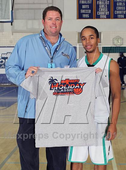 Thumbnail 1 in Villa Park vs Santiago (MaxPreps Holiday Classic) photogallery.