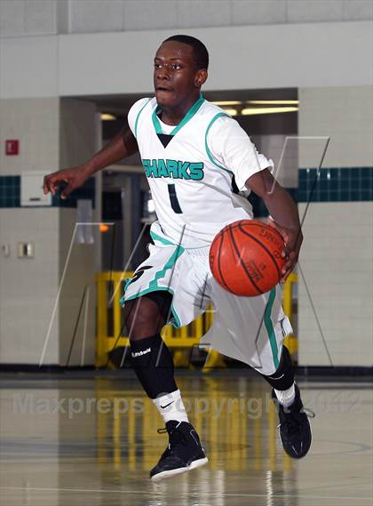 Thumbnail 3 in Villa Park vs Santiago (MaxPreps Holiday Classic) photogallery.