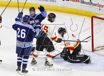 Thumbnail 3 in Seton Hall Prep vs. Bergen Catholic (Notre Dame New Year's Invitational Consolation) photogallery.