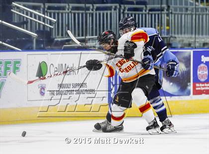 Thumbnail 3 in Seton Hall Prep vs. Bergen Catholic (Notre Dame New Year's Invitational Consolation) photogallery.