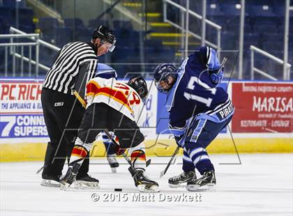 Thumbnail 1 in Seton Hall Prep vs. Bergen Catholic (Notre Dame New Year's Invitational Consolation) photogallery.