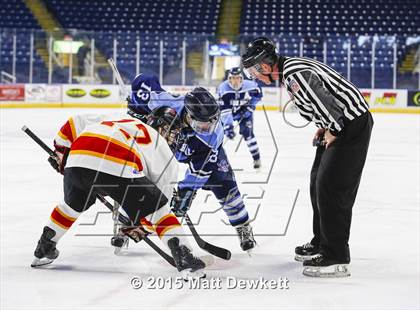 Thumbnail 3 in Seton Hall Prep vs. Bergen Catholic (Notre Dame New Year's Invitational Consolation) photogallery.