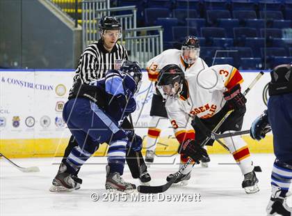 Thumbnail 2 in Seton Hall Prep vs. Bergen Catholic (Notre Dame New Year's Invitational Consolation) photogallery.