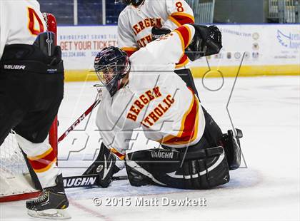 Thumbnail 1 in Seton Hall Prep vs. Bergen Catholic (Notre Dame New Year's Invitational Consolation) photogallery.