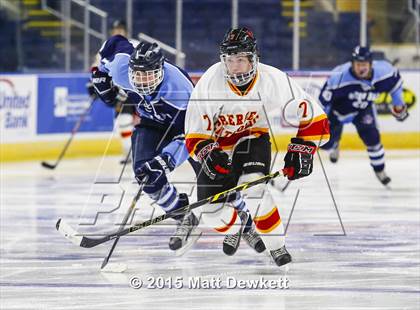 Thumbnail 2 in Seton Hall Prep vs. Bergen Catholic (Notre Dame New Year's Invitational Consolation) photogallery.