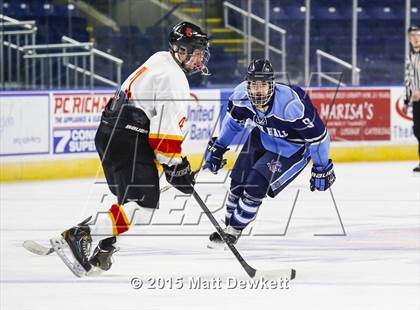 Thumbnail 2 in Seton Hall Prep vs. Bergen Catholic (Notre Dame New Year's Invitational Consolation) photogallery.