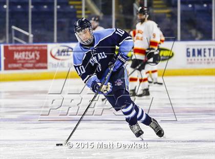 Thumbnail 2 in Seton Hall Prep vs. Bergen Catholic (Notre Dame New Year's Invitational Consolation) photogallery.