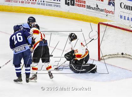 Thumbnail 1 in Seton Hall Prep vs. Bergen Catholic (Notre Dame New Year's Invitational Consolation) photogallery.