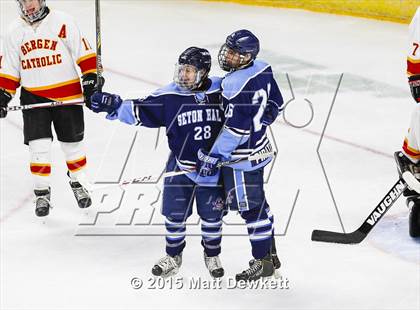Thumbnail 2 in Seton Hall Prep vs. Bergen Catholic (Notre Dame New Year's Invitational Consolation) photogallery.