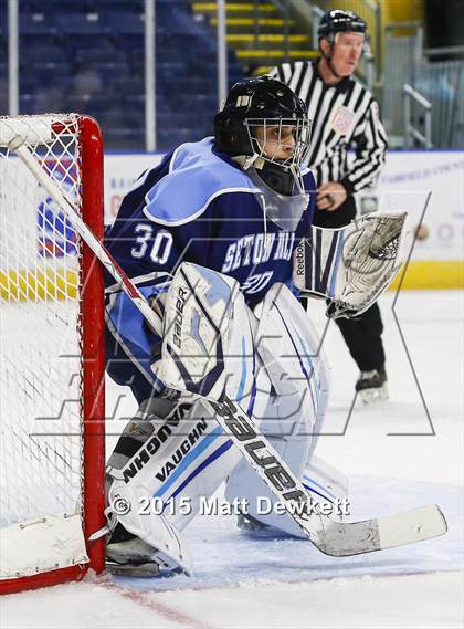 Thumbnail 1 in Seton Hall Prep vs. Bergen Catholic (Notre Dame New Year's Invitational Consolation) photogallery.