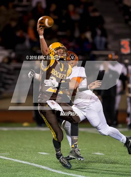 Thumbnail 2 in Sharon vs Titusville (PIAA D10 AAA Semifinal) photogallery.