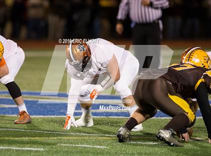 Thumbnail 1 in Sharon vs Titusville (PIAA D10 AAA Semifinal) photogallery.