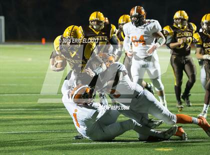 Thumbnail 3 in Sharon vs Titusville (PIAA D10 AAA Semifinal) photogallery.
