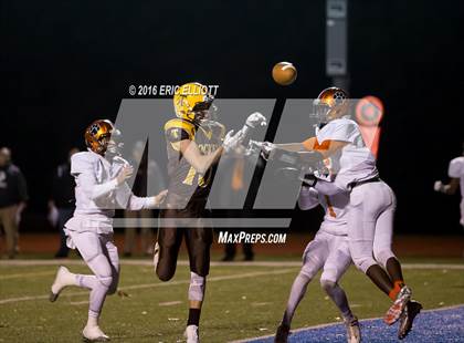Thumbnail 1 in Sharon vs Titusville (PIAA D10 AAA Semifinal) photogallery.