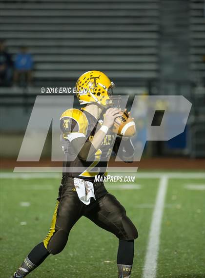 Thumbnail 2 in Sharon vs Titusville (PIAA D10 AAA Semifinal) photogallery.