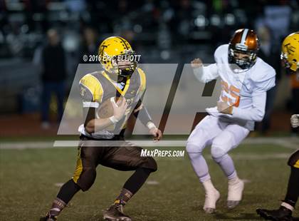 Thumbnail 2 in Sharon vs Titusville (PIAA D10 AAA Semifinal) photogallery.