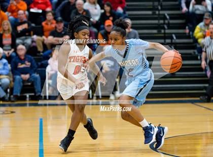 Thumbnail 2 in Edwardsville vs Belleville East (IHSA 4A Regional Playoff) photogallery.