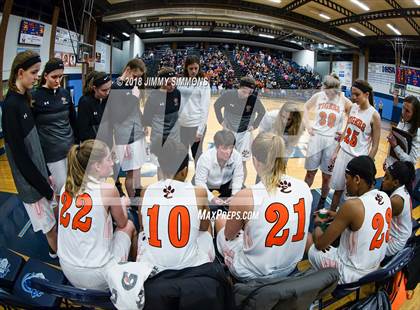 Thumbnail 3 in Edwardsville vs Belleville East (IHSA 4A Regional Playoff) photogallery.