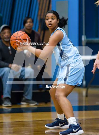 Thumbnail 1 in Edwardsville vs Belleville East (IHSA 4A Regional Playoff) photogallery.