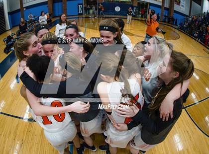 Thumbnail 2 in Edwardsville vs Belleville East (IHSA 4A Regional Playoff) photogallery.