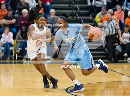 Thumbnail 2 in Edwardsville vs Belleville East (IHSA 4A Regional Playoff) photogallery.