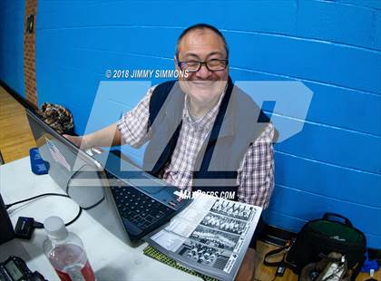 Thumbnail 2 in Edwardsville vs Belleville East (IHSA 4A Regional Playoff) photogallery.