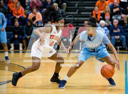 Thumbnail 1 in Edwardsville vs Belleville East (IHSA 4A Regional Playoff) photogallery.