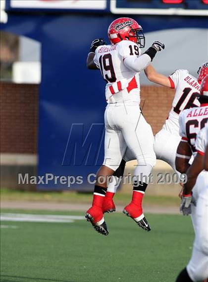 Thumbnail 2 in Abilene vs. Cedar Hill (Texas 5A Region I Playoffs) photogallery.