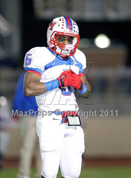 Thumbnail 1 in Midway vs. Tyler (4A Division 1 Semifinal) photogallery.