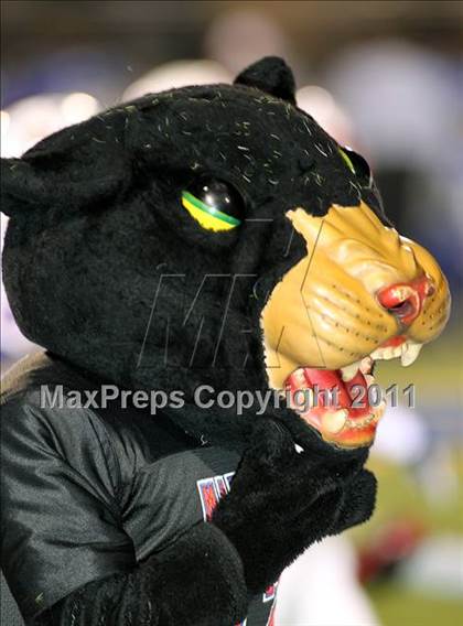 Thumbnail 1 in Midway vs. Tyler (4A Division 1 Semifinal) photogallery.