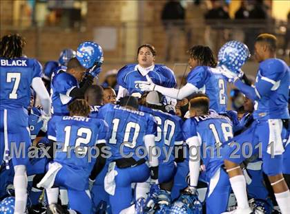 Thumbnail 3 in Midway vs. Tyler (4A Division 1 Semifinal) photogallery.