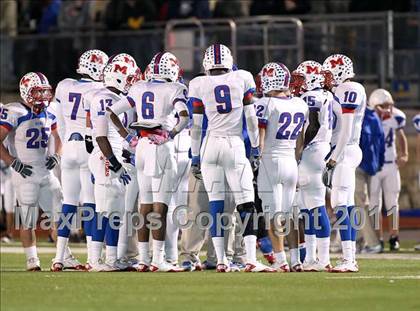 Thumbnail 2 in Midway vs. Tyler (4A Division 1 Semifinal) photogallery.