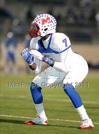 Thumbnail 2 in Midway vs. Tyler (4A Division 1 Semifinal) photogallery.