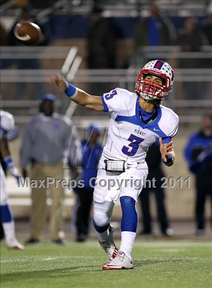 Thumbnail 1 in Midway vs. Tyler (4A Division 1 Semifinal) photogallery.