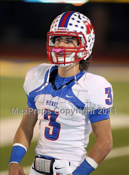 Thumbnail 2 in Midway vs. Tyler (4A Division 1 Semifinal) photogallery.